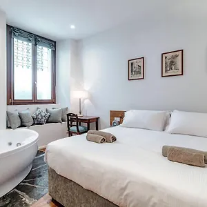 Apartment Lo Storico - The House Of Travelers, Como