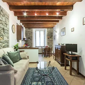 Apartment Lo Storico By Holiday Solutions, Como
